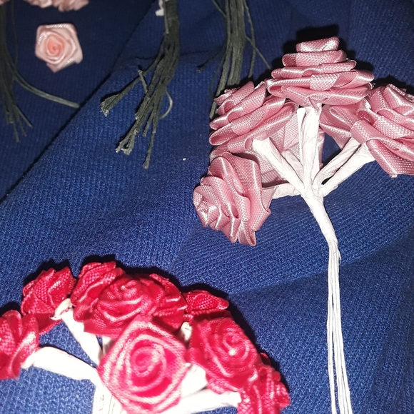 Lot of Crafting Flowers Made In Korea - Picture 12 of 12